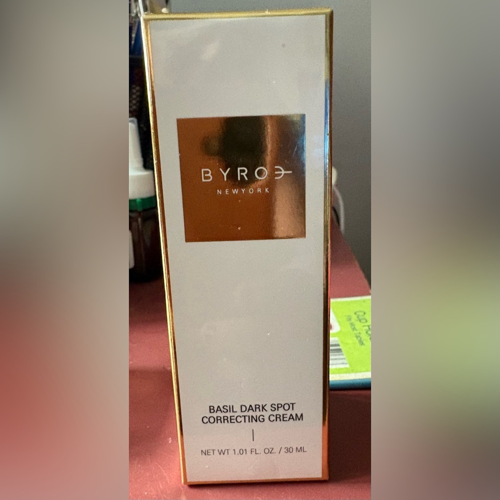 BYROE New York Skincare basil dark spot treatment